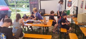 voller Fokus – ob im Game oder beim Basteln